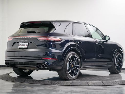 Used 2021 Porsche Cayenne Turbo AWD/4WD image 5