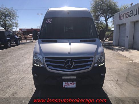 Used 2015 Mercedes-Benz Sprinter 2500 image 3