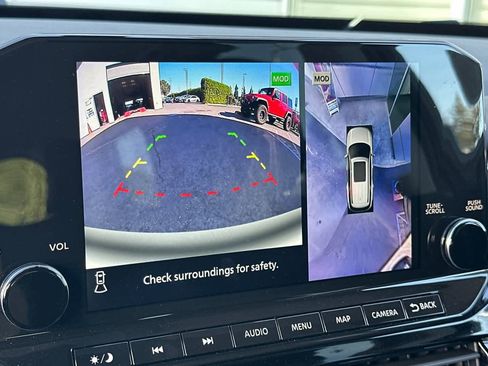 New 2025 Nissan Pathfinder SL image 20