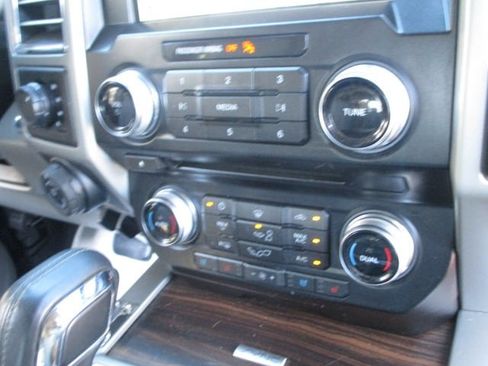 Used 2016 Ford F150 Lariat w/ Equipment Group 502A Luxury AWD/4WD image 5