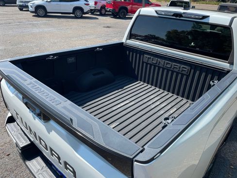 Used 2024 Toyota Tundra Platinum AWD/4WD image 42