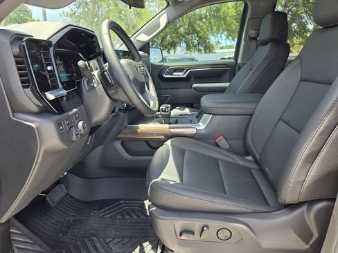 Used 2026 Chevrolet Silverado 1500 LT Trail Boss w/ Convenience Package II AWD/4WD image 16