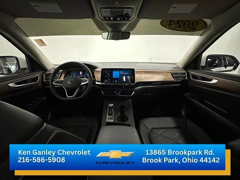 Used 2024 Volkswagen Atlas SE FWD image 24