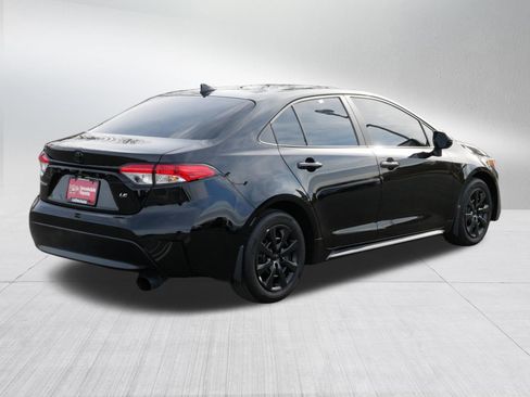 Used 2025 Toyota Corolla LE image 7