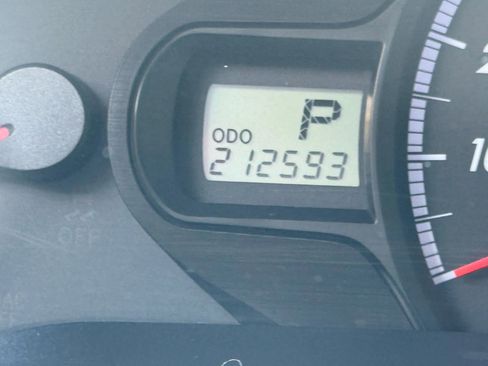 Used 2011 Toyota Sienna LE image 12