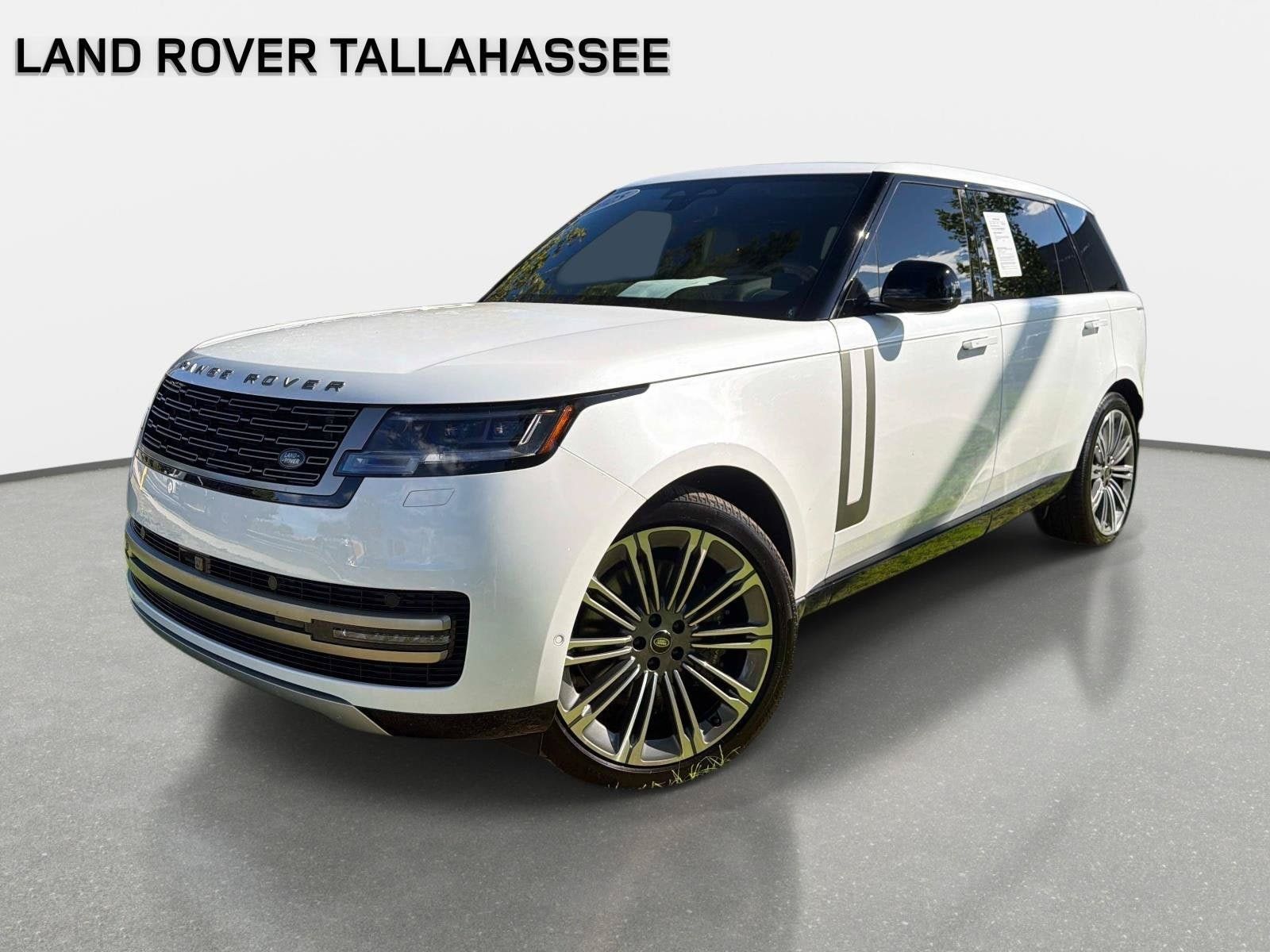 Used 2025 Land Rover Range Rover Long Wheelbase SE AWD/4WD image 1