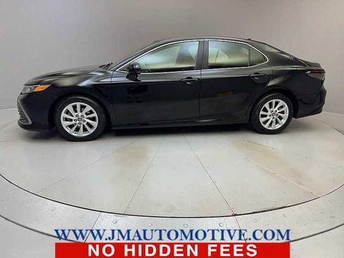 Used 2023 Toyota Camry LE image 2