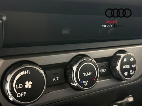 Used 2019 Toyota Tacoma TRD Sport image 41