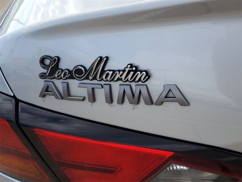 Used 2023 Nissan Altima 2.5 SV image 5