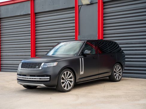 Used 2024 Land Rover Range Rover Long Wheelbase Autobiography image 1