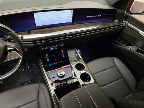 Used 2025 Cadillac Escalade Luxury image 21