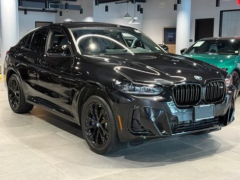 Certified 2024 BMW X4 M40i w/ Premium Package AWD/4WD image 3
