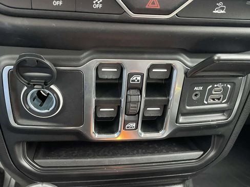 Used 2023 Jeep Wrangler Sahara w/ Cold Weather Group image 29