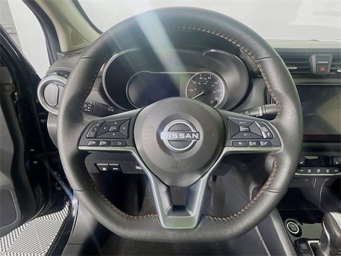 New 2025 Nissan Versa SR w/ Trunk Package image 8