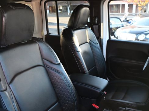 Used 2024 Jeep Wrangler High Altitude image 33