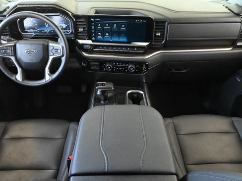 Used 2023 Chevrolet Silverado 1500 LT Trail Boss w/ LT Trail Boss Premium Package AWD/4WD image 15