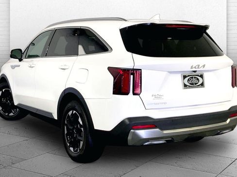 Certified 2024 Kia Sorento S FWD image 11