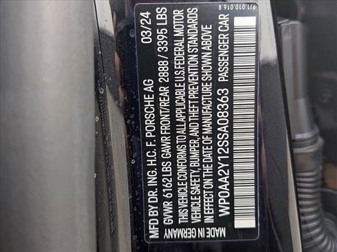 Used 2025 Porsche Taycan image 28