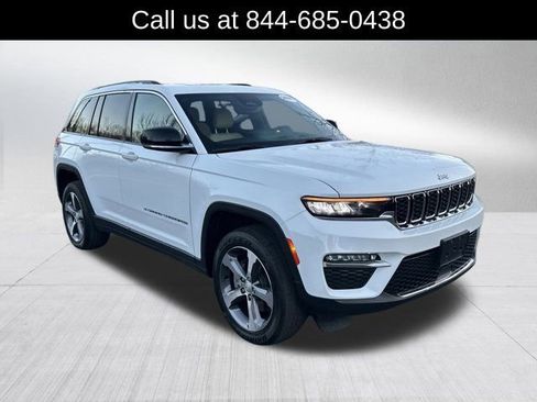Used 2023 Jeep Grand Cherokee 4WD 4xe image 3
