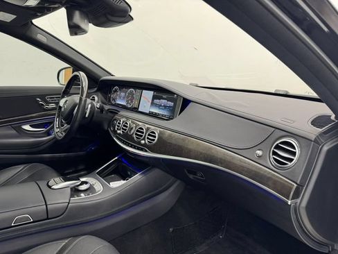 Used 2017 Mercedes-Benz S 550 Sedan image 37