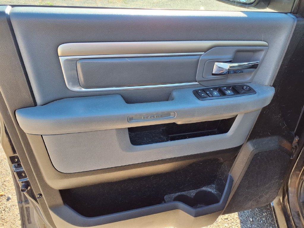 Used 2013 RAM 1500 Classic SLT w/ Big Horn Equipment Group AWD/4WD image 12