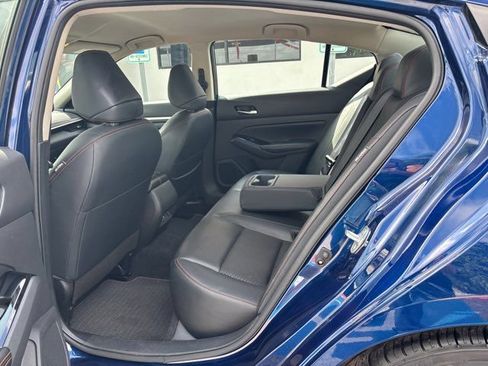Used 2024 Nissan Altima 2.5 SR FWD image 17