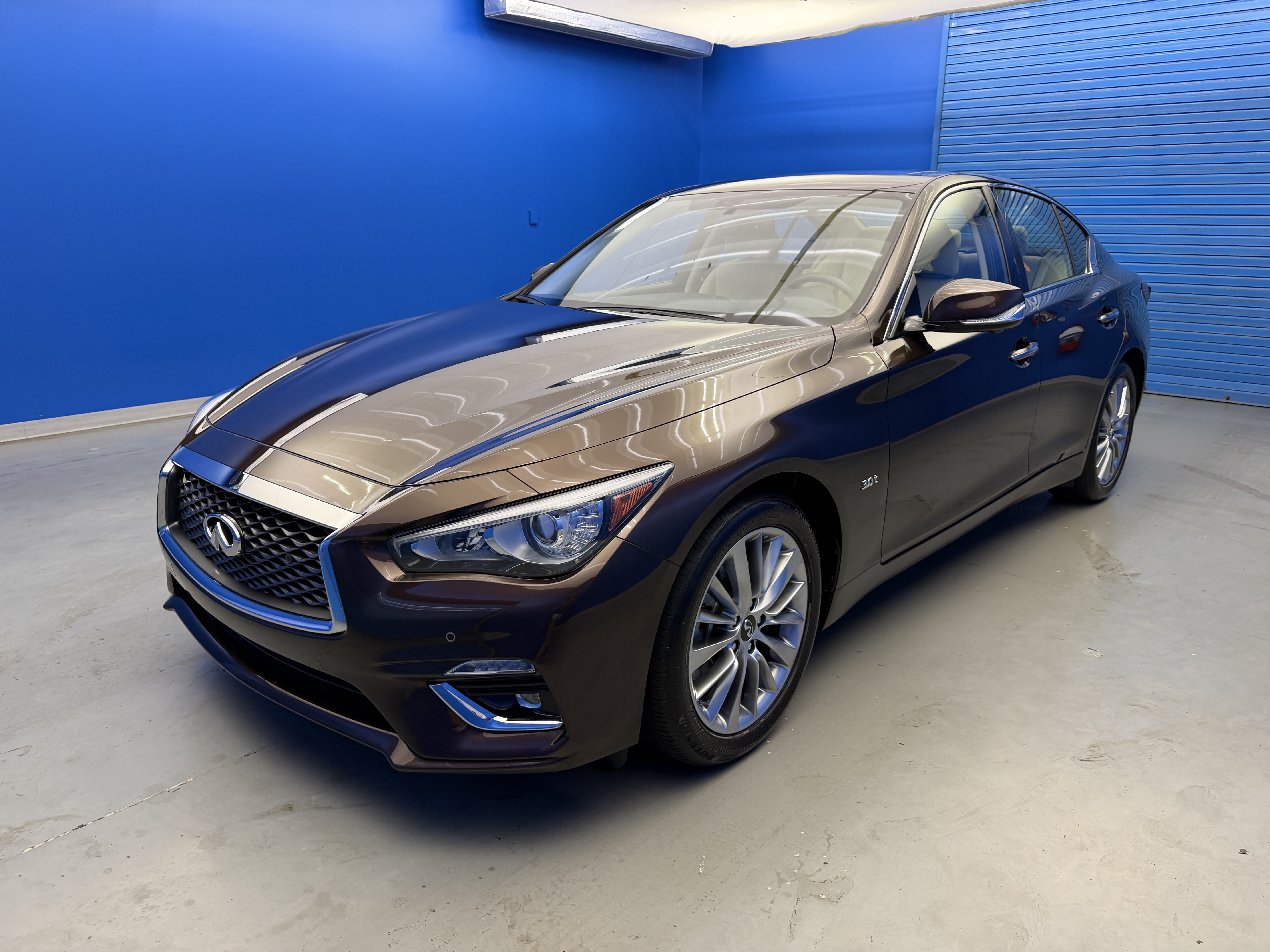 Used 2019 INFINITI Q50 Luxe w/ Essential Package (3.0T Luxe) AWD/4WD image 4