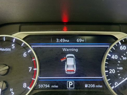 Used 2024 Nissan Sentra SV FWD image 15