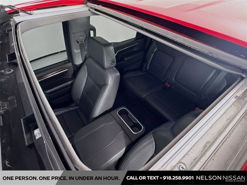 Used 2024 GMC Sierra 2500 SLT w/ SLT Premium Package image 23