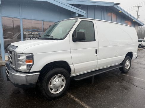 Used 2014 Ford E-250 and Econoline 250 w/ Power Group image 1