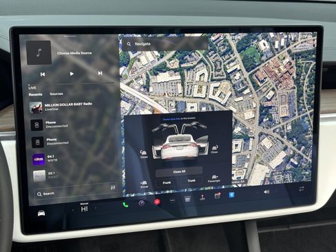 Used 2024 Tesla Model X image 29