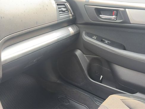 Used 2017 Subaru Outback 2.5i Premium AWD/4WD image 25