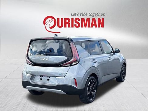 Used 2023 Kia Soul EX image 2