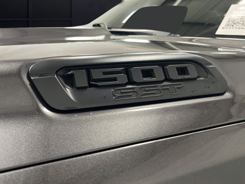 Used 2025 RAM 1500 Big Horn AWD/4WD image 40