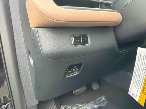 New 2026 Lincoln Navigator L Black Label AWD/4WD image 36