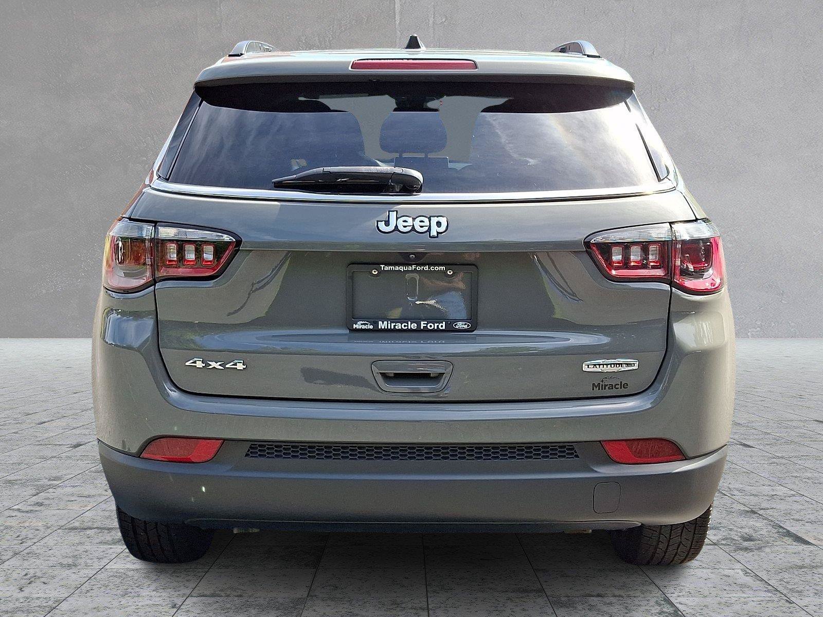 Used 2024 Jeep Compass Latitude AWD/4WD image 5