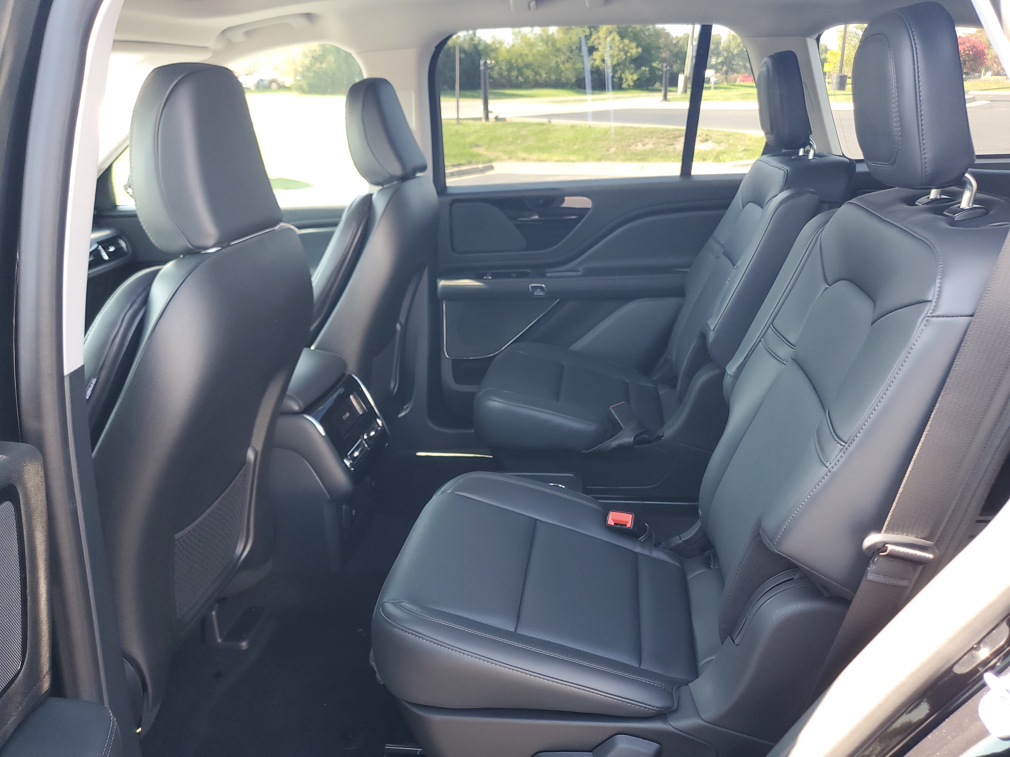 New 2027 Lincoln Aviator AWD image 23