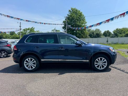 Used 2014 Volkswagen Touareg Sport AWD/4WD image 6