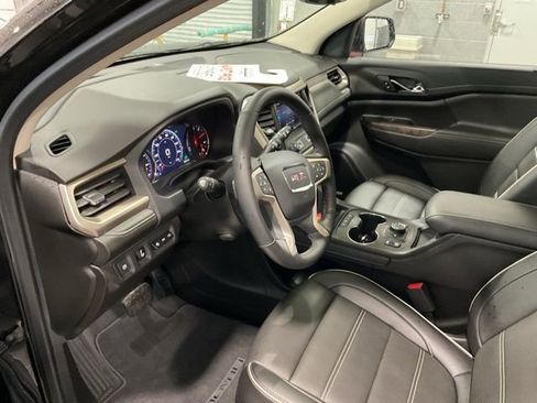 Used 2023 GMC Acadia Denali image 9