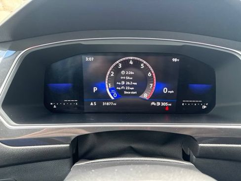 Used 2023 Volkswagen Tiguan SE w/ Panoramic Sunroof Package FWD image 19