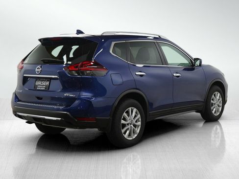 Used 2018 Nissan Rogue SV w/ Premium Package image 5