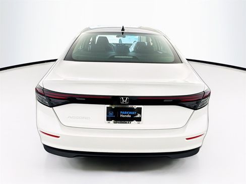 New 2025 Honda Accord SE image 5