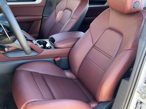 New 2026 Porsche Cayenne S image 5