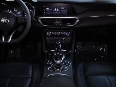 Used 2021 Alfa Romeo Stelvio Ti image 21