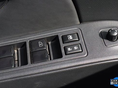 Used 2024 Nissan Frontier SL w/ Technology Package image 12