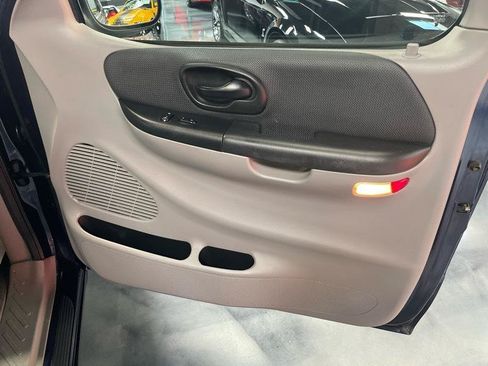 Used 2002 Ford F150 Lightning RWD image 79