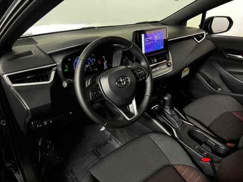 Used 2026 Toyota Corolla SE FWD image 12
