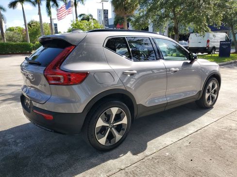 Certified 2026 Volvo XC40 B5 Plus AWD/4WD image 6