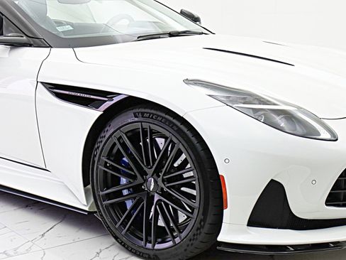 Used 2024 Aston Martin DB12 Convertible RWD image 23