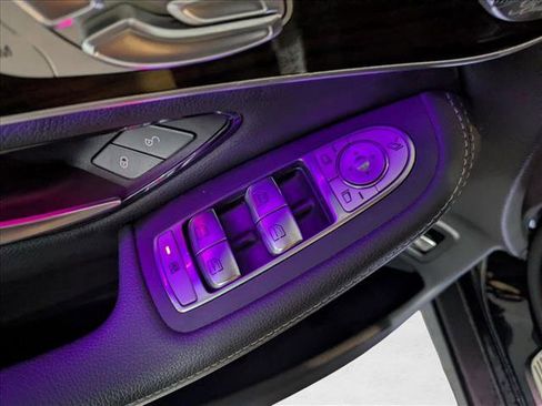 Used 2020 Mercedes-Benz GLC 300 4MATIC image 12